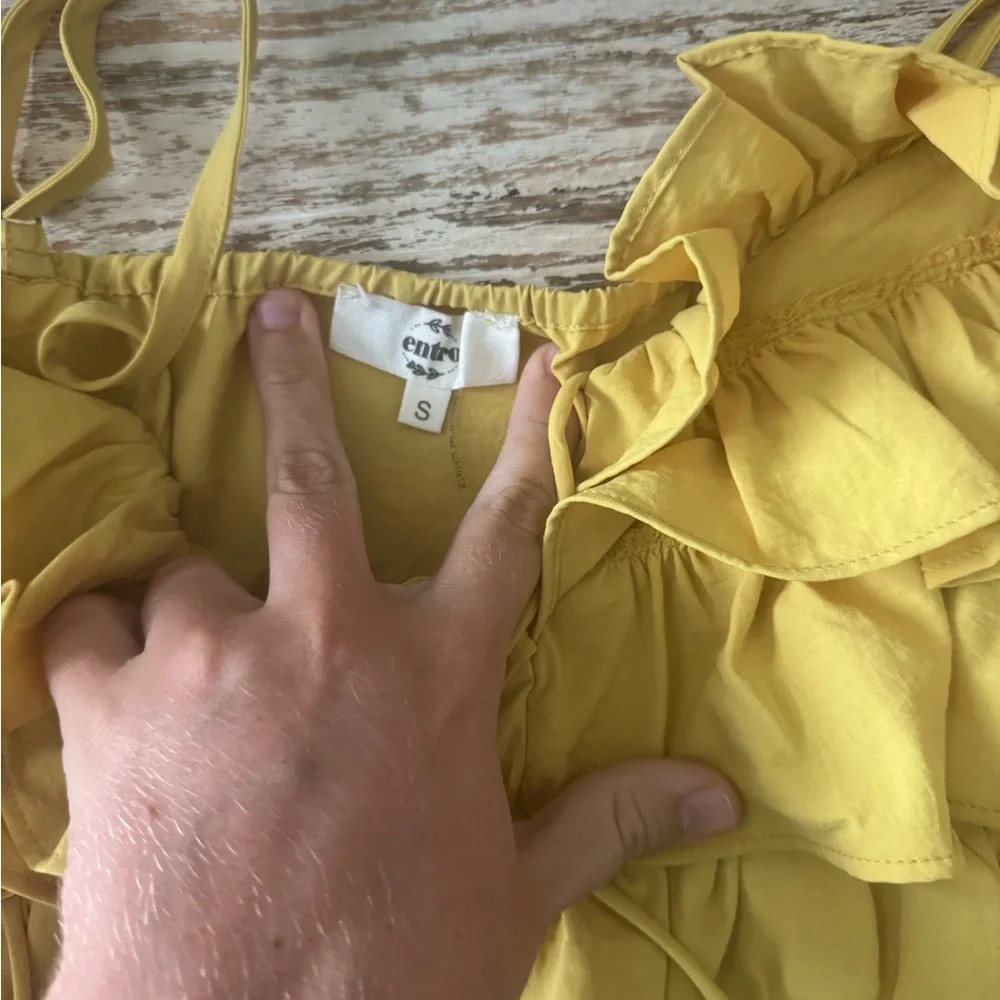 Entro Mustard Ruffle Top - Picture 2 of 2